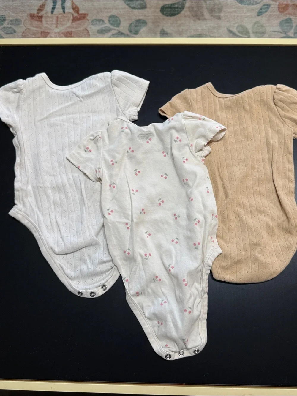 H&M baby girl neutral Short-Sleeve Ribbed & Cherry Print One-Pieces (6 months)